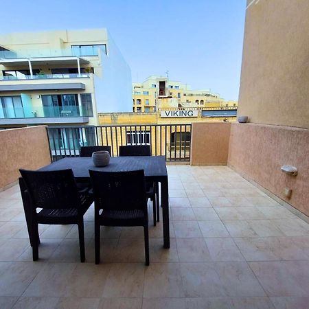 2 Bedroom Seafront Duplex Penthouse In The Heart Of Spinola Bay San Ġiljan Kültér fotó