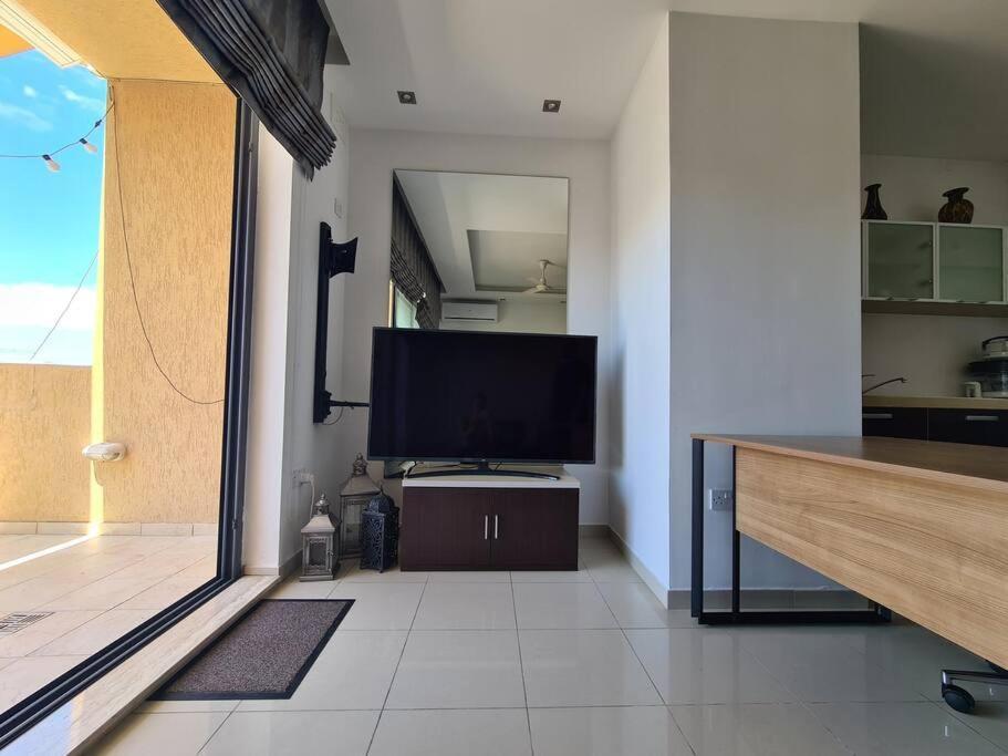 2 Bedroom Seafront Duplex Penthouse In The Heart Of Spinola Bay San Ġiljan Kültér fotó
