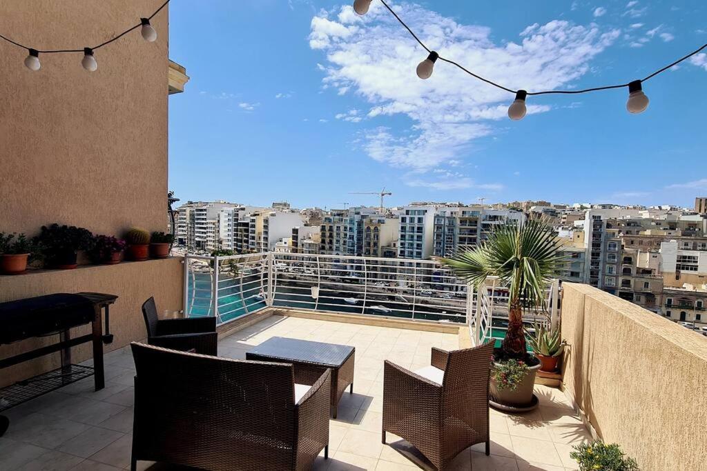 2 Bedroom Seafront Duplex Penthouse In The Heart Of Spinola Bay San Ġiljan Kültér fotó