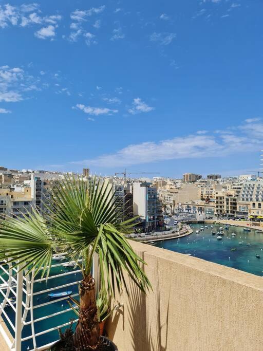 2 Bedroom Seafront Duplex Penthouse In The Heart Of Spinola Bay San Ġiljan Kültér fotó