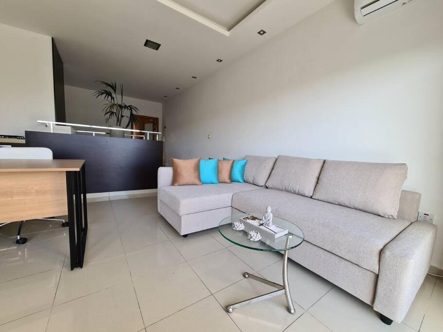 2 Bedroom Seafront Duplex Penthouse In The Heart Of Spinola Bay San Ġiljan Kültér fotó