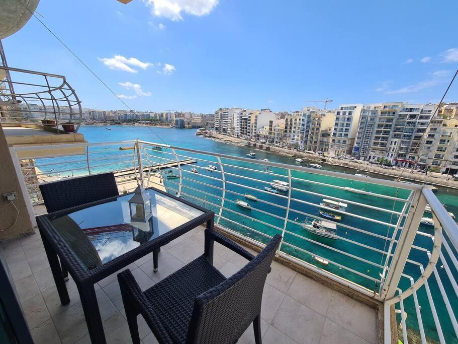 2 Bedroom Seafront Duplex Penthouse In The Heart Of Spinola Bay San Ġiljan Kültér fotó