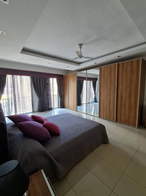 2 Bedroom Seafront Duplex Penthouse In The Heart Of Spinola Bay San Ġiljan Kültér fotó